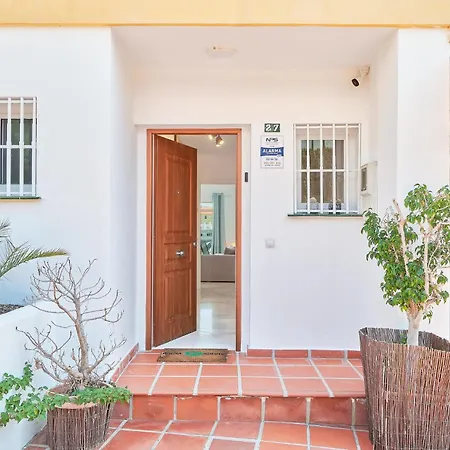 By The Beach. Pool, Priv Parking And Golf *